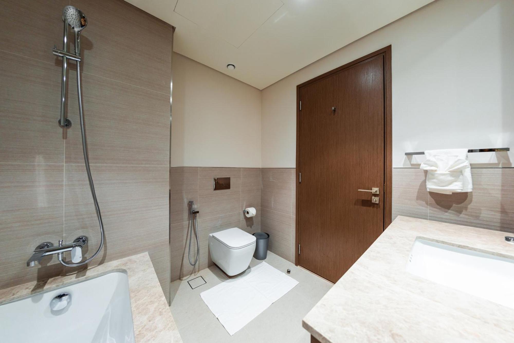Grande Signature Residence, Burj Khalifa And Fountain View Apartment